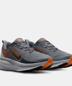 Alternative view of Men's Vomero 18 Road Running Shoes