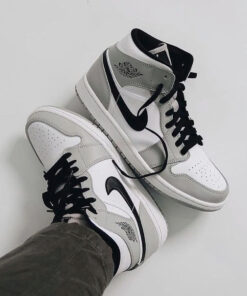Alternative view of air jodan 1 Mid Light Smoke Grey