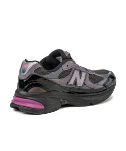 Alternative view of New Balance 2010