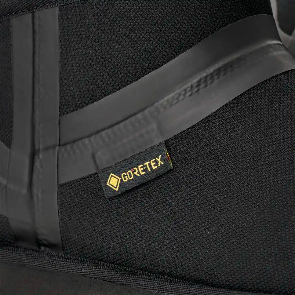 Homme UGG Reese Cooper Classic Ultra Mini Boot - Image 10