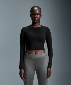 Alternative view of Movement Long-T Crop