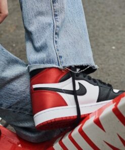 Alternative view of air jodan 1 Retro High Satin Black Toe
