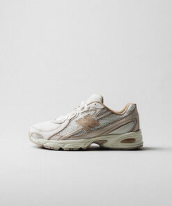 Alternative view of New Balance 740