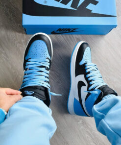 Alternative view of air jodan 1 Retro High OG UNC Toe