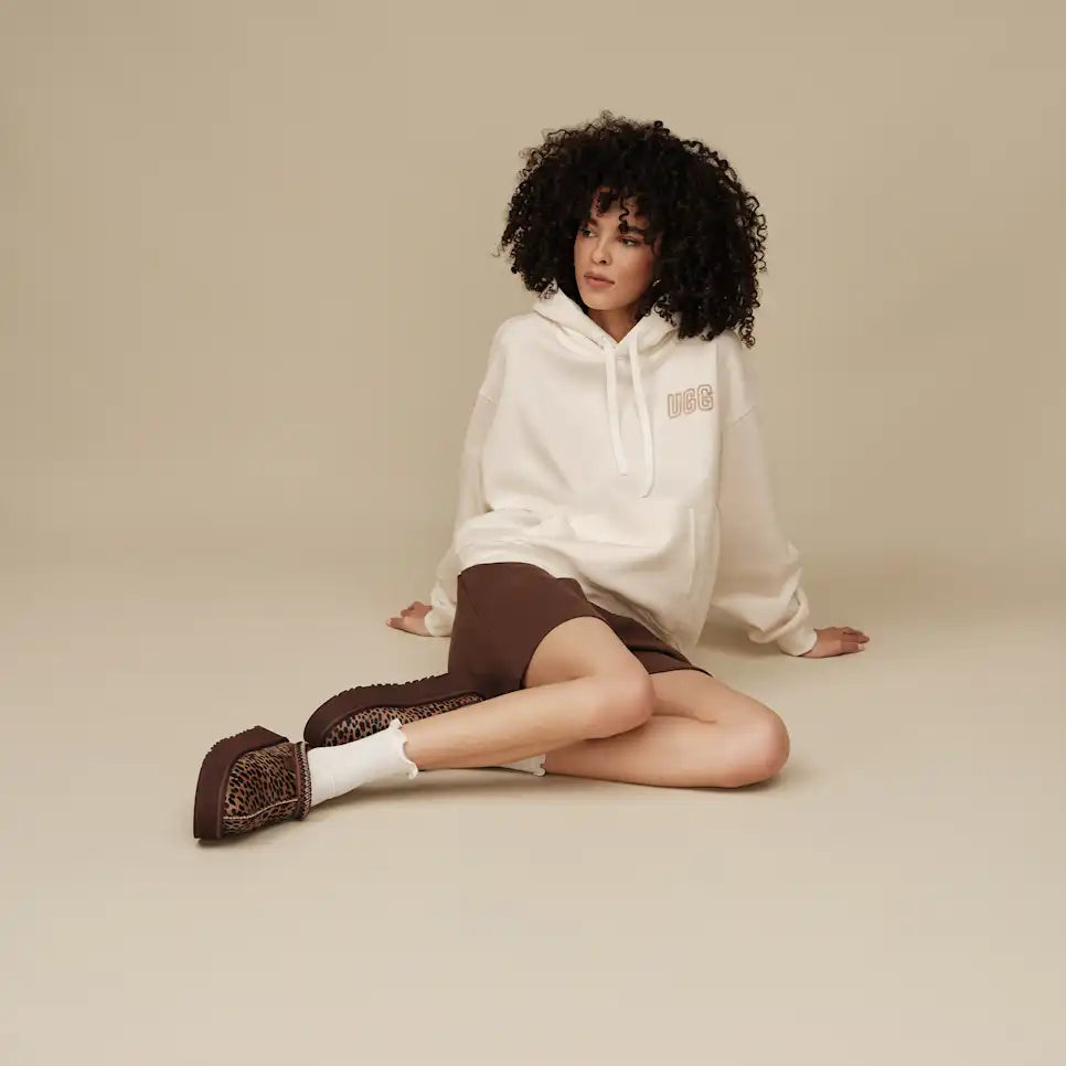 Femme UGG Logo Hoodie - Image 9