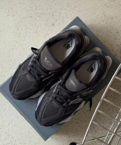 Alternative view of New Balance 90/60