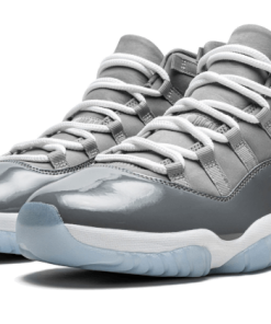 Alternative view of air jodan 11 Retro Cool Grey (2021)