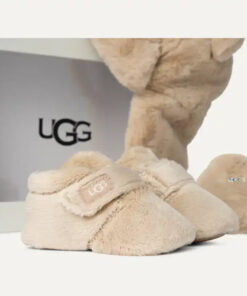 Alternative view of Baby Bixbee Hat And Mitten Set