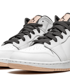 Alternative view of air jodan 1 Mid Arctic Orange