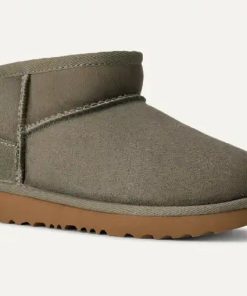 Alternative view of Enfants Classic Ultra Mini Boot