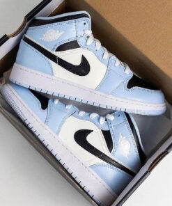 Alternative view of air jodan 1 Mid Ice Blue (2022)