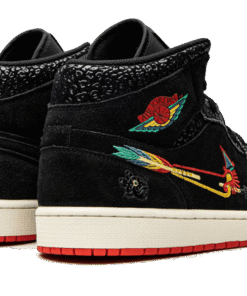 Alternative view of air jodan 1 Mid SE Siempre Familia