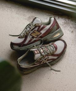 Alternative view of New Balance 740