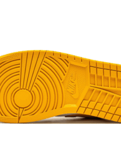 Alternative view of air jodan 1 Low Pollen