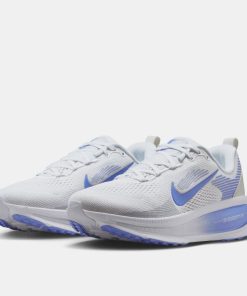 Alternative view of Women's Vomero 18 Road Running Shoes