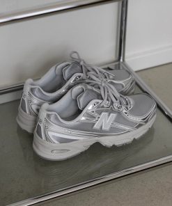 Alternative view of New Balance 740