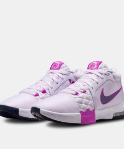 Alternative view of Men's LeBron Witness VIII Basketball Shoes