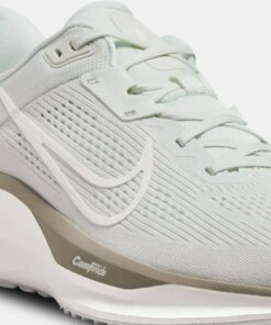 Men's Quest 6 Road Running Shoes