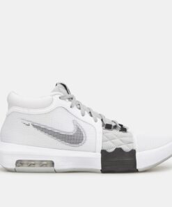 LeBron Witness 8 Basketball Shoes