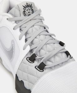 LeBron Witness 8 Basketball Shoes