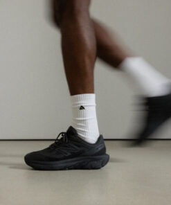 Alternative view of New Balance 800