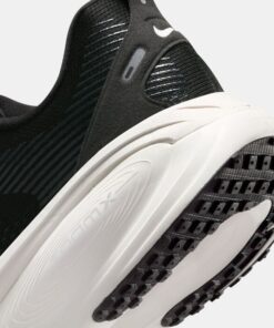 Men's Vomero 18 Road Running Shoes