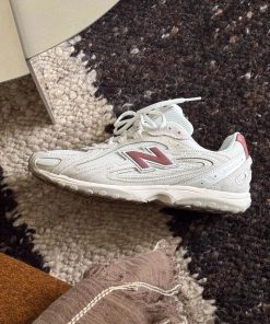 Alternative view of New Balance 204L