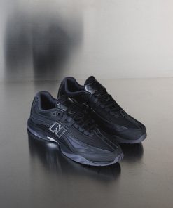 Alternative view of New Balance RC56