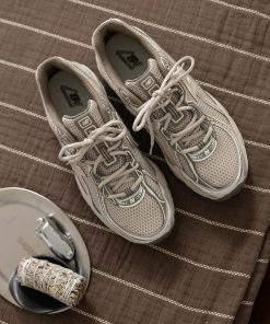 Alternative view of New Balance 740