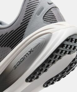 Men's Vomero 18 Road Running Shoes