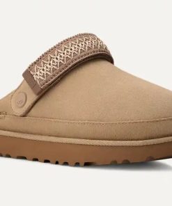 Alternative view of Women's Goldenstar UGGbraid Clog