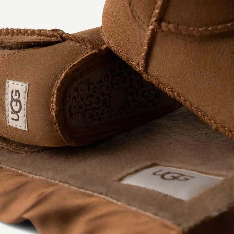 Baby Classic Boot And Lovey Blanket - Image 6