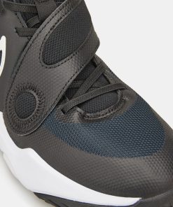 Kids' Team Hustle D11 Basketball Shoe (Older Kids)