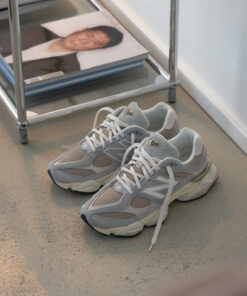 Alternative view of New Balance 90/60