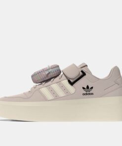 Women's Forum Bonega Shoe