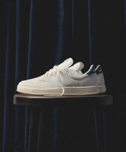 Alternative view of New Balance T500