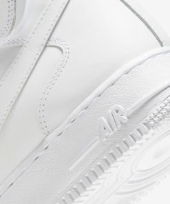 Alternative view of Women's Air Force 1 '07 Mid Shoes