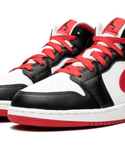 Alternative view of air jodan 1 Mid Very Berry