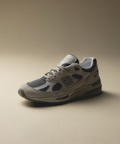Alternative view of New Balance 991 v2 *Made in England*