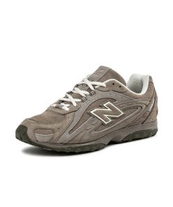 Alternative view of New Balance 204L