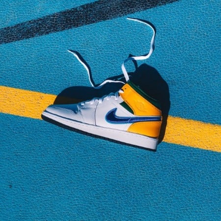 air jodan 1 Mid Alternate Multi-Color - Image 9