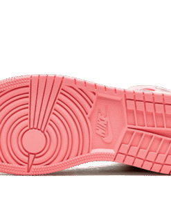 Alternative view of air jodan 1 Mid Coral Chalk