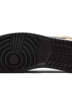 Alternative view of air jodan 1 Mid SE Flight Club