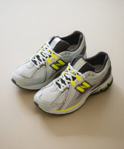 Alternative view of New Balance 1906R