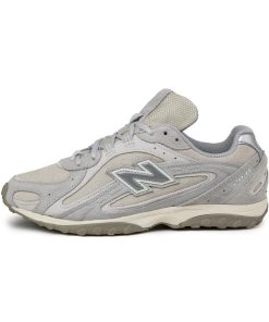 New Balance 204L