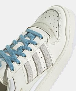 Women's Forum Bold Shoes